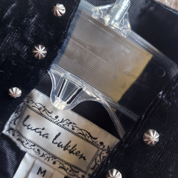 Lucia Lukken Animal Print Vest - Picture 4 of 5